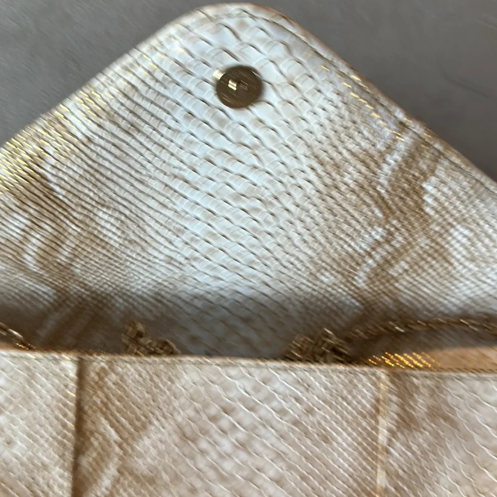 Urban Expressions Sparkle Clutch